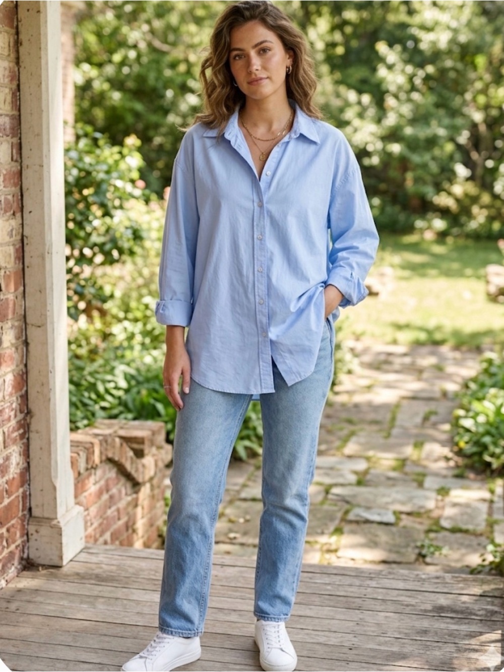 Universal Thread Classic Light Blue Button-Up Women's Shirt